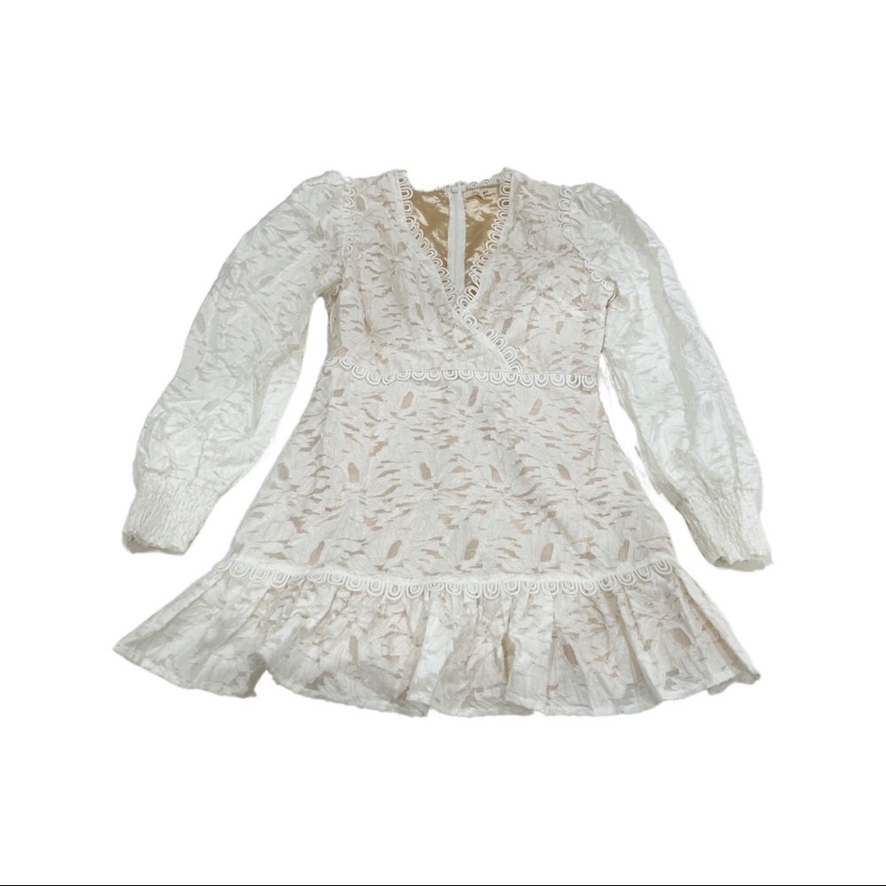 White lace long sleeve dress